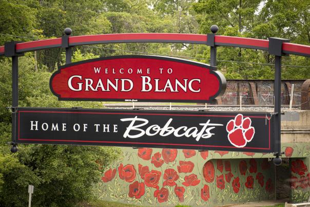 Welcome to Grand Blanc archway over Saginaw Street heading into the city.