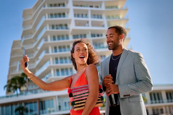 Couple Champaign 2026 Brand