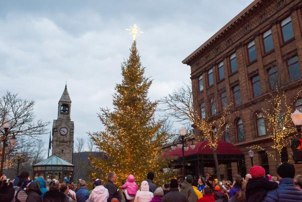 How to Experience Crystal City Christmas in the Gaffer District