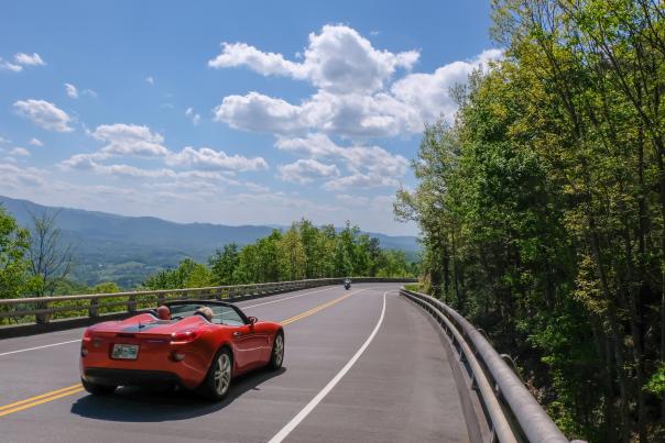 car driving to Gatlinburg