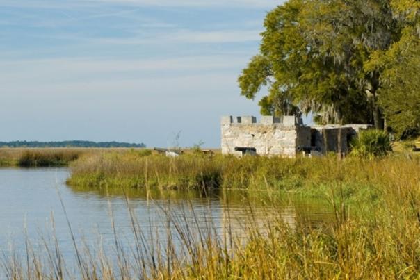 fort_frederica_from_marsh