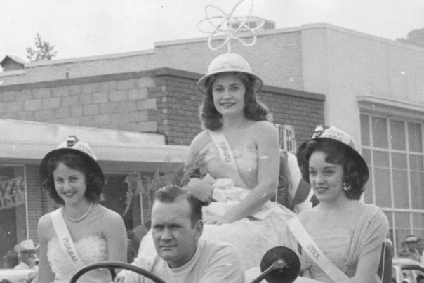 MUSEUM_Parade-Uranium-Queen-attendants
