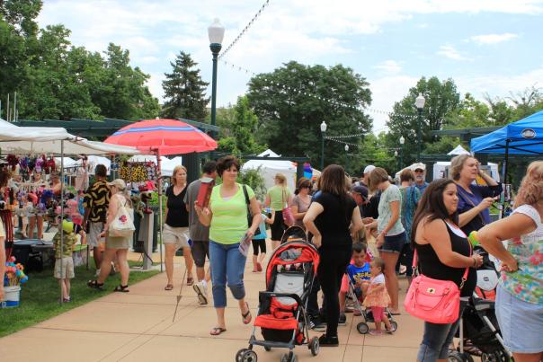 Shoppers wander the sidewalks at Greeley Arts Picnic in Lincoln Park