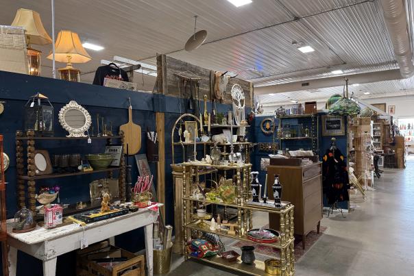 Wonderland Vintage Market