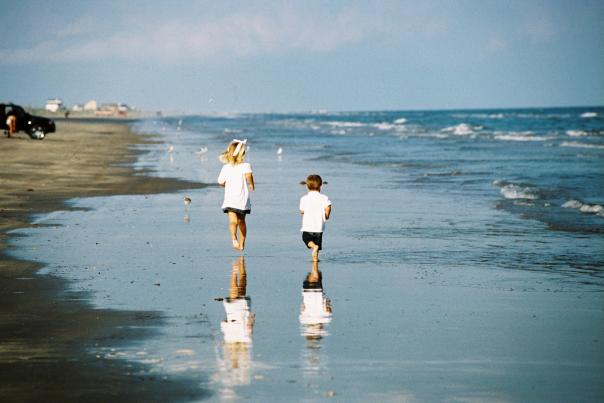 Brazosport - Kids on the beach