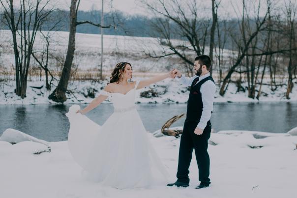winter wedding at Edgewater Acres