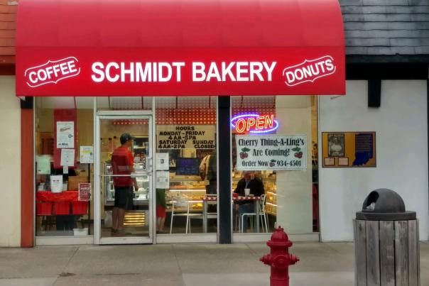 Schmidt Bakery in Batesville exterior