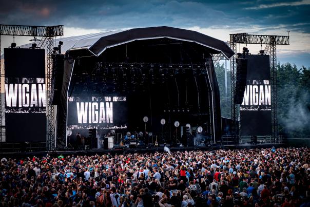 Crowd and stage at Richard Ashcroft concert in Wigan