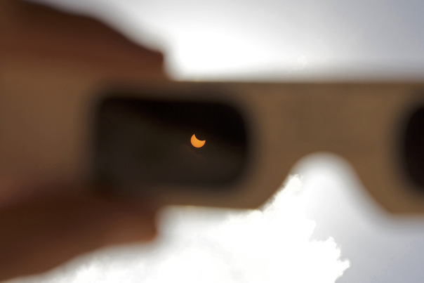 EclipseInGlasses-PD-TQ