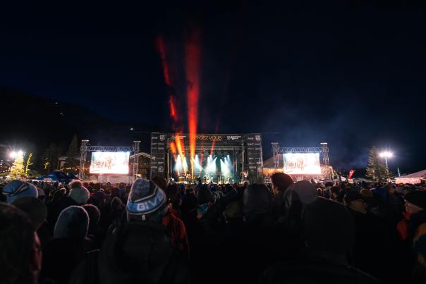 rendezvous fest at night