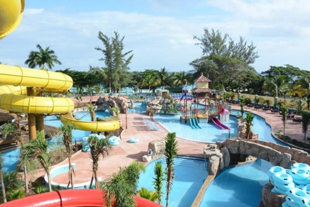 Jamaica_20150304_Runaway-Bay-waterpark-560x373