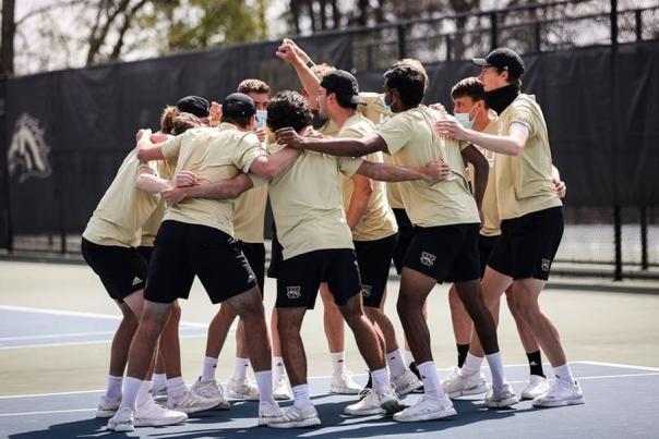 Tennis team huddle