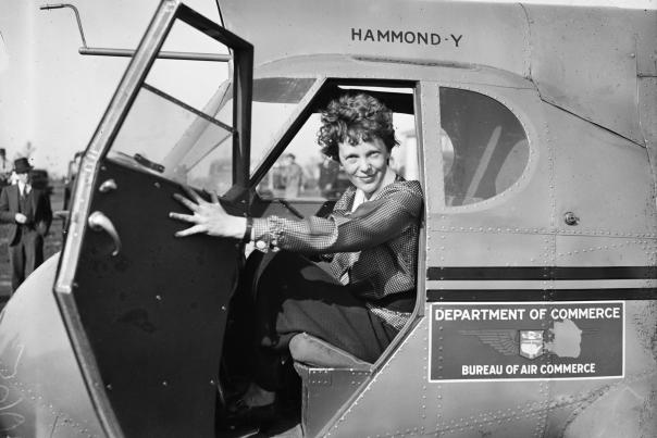 amelia-earhart-loc