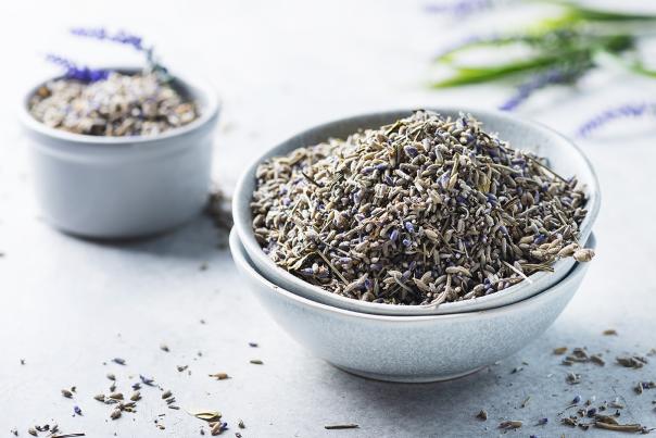 dried-lavender-bowl-still-life