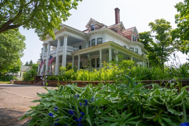 exterior side view of the laurium manor inn