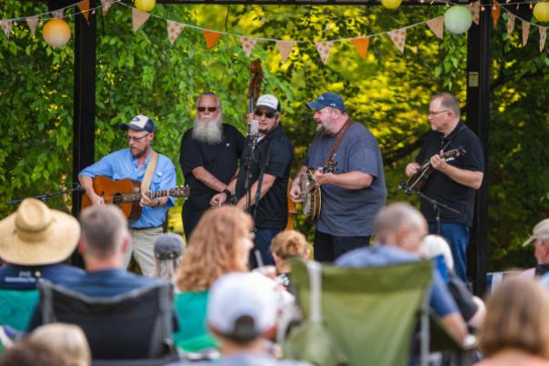 A live music show at Town of Farragut