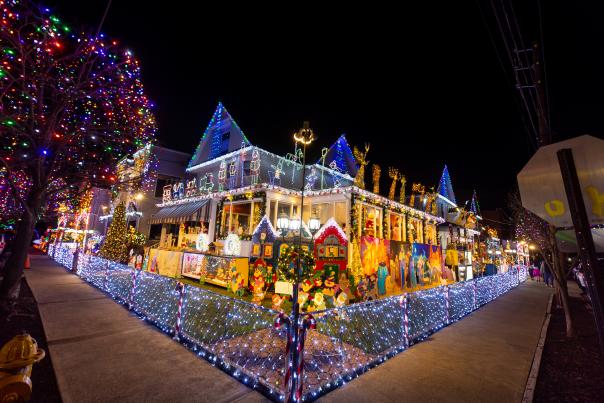 Christmas Lights House 2022 Hiller 543 LCVB