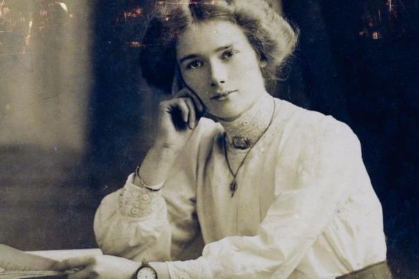 A portrait of Daisy Lavender, a Mutionette in Lincolnshire in the First World War.