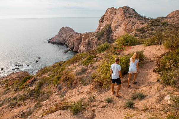 Couple hiking in Los Cabos