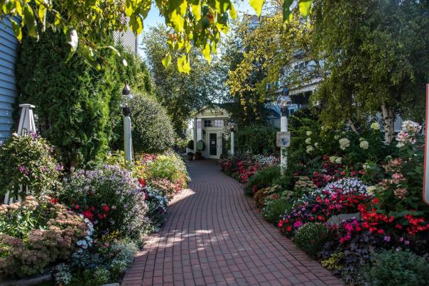 Where to see flower gardens on Mackinac Island