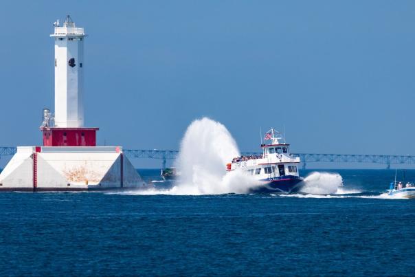 HOW TO GET FROM THE AIRPORT TO THE MACKINAC ISLAND FERRY DOCKS