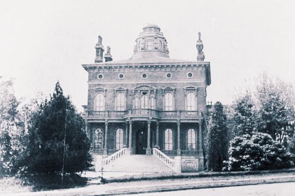 Hay House - Spooky Edit