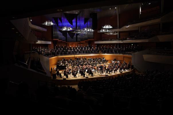 Innovative ‘rush hour’ performances by the full  forces of the Hallé at The Bridgewater Hall