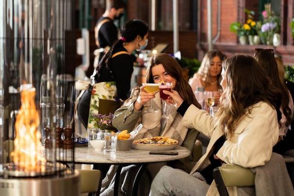 Alfresco Dining at The Refuge 