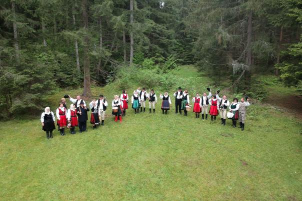 Góbéfest, a celebration of the legendary region of Transylvania, goes online. 