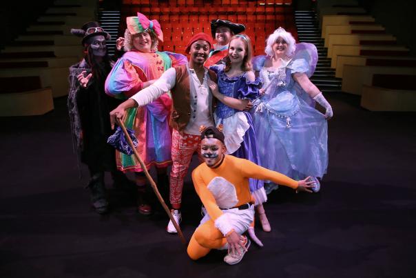 Eight-Freestyle: Dick Whittington and his Amazing Cat