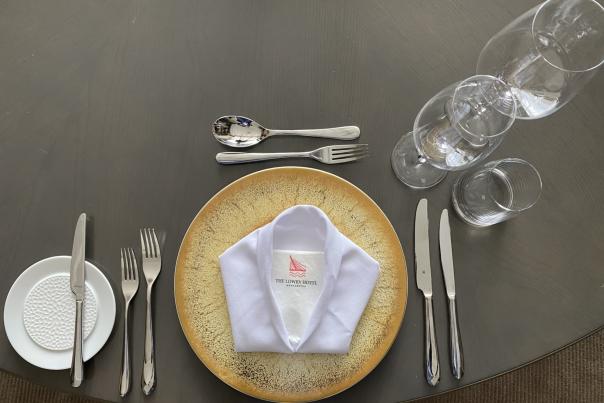 A Christmas Table With Five-star Appeal
