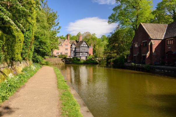 Country walks plus top pubs in Greater Manchester