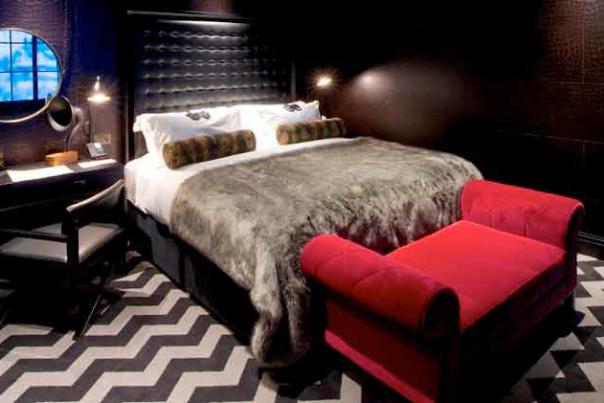 Top 5 hotels close to the gay village