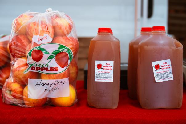 Apples and Cider at Manitowoc Farmers Market