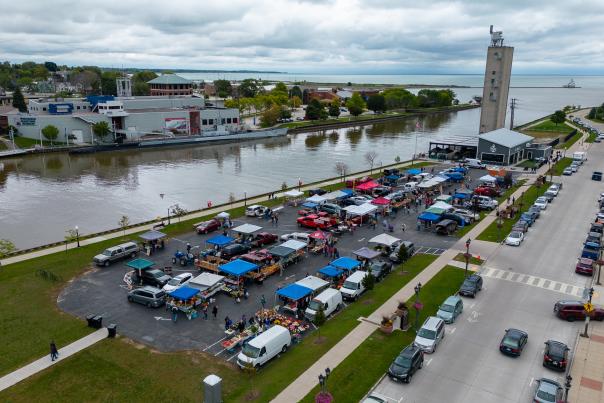 farmers market from above