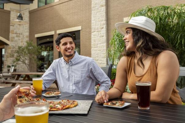 friends eating pizza