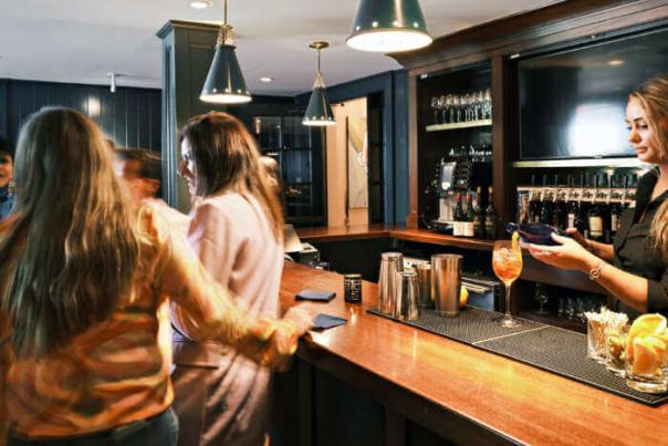 Nightlife on Martha’s Vineyard: Top Spots to Visit After Dark