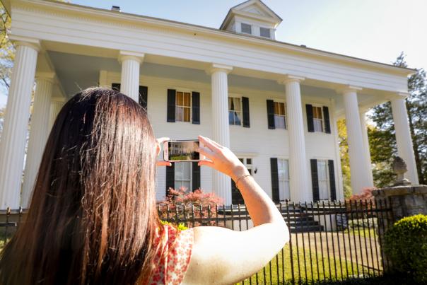 Photo of historic home spring columns