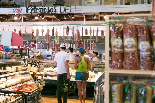 Gloriosos Interior Deli