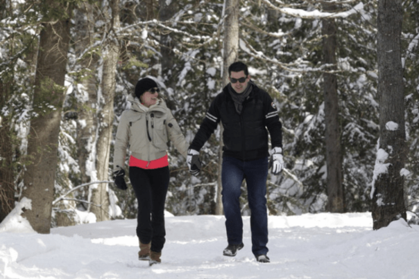 Centennial Park Couple Walking_564x370