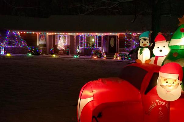 Mooresville's Christmas Light Tour is a safe, no-contact way to enjoy some holiday cheer!