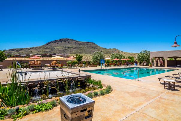 Swimming pool at Jubilee Los Lunas