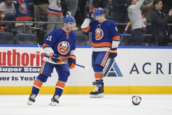 Bruins Islanders Hockey