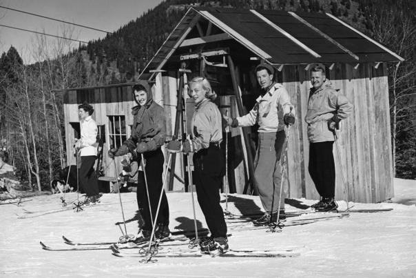 Skiers wait for the lift pull at Agua Piedra.