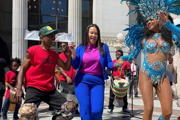 Oakland Mayor Sheng Thao dancing with performers