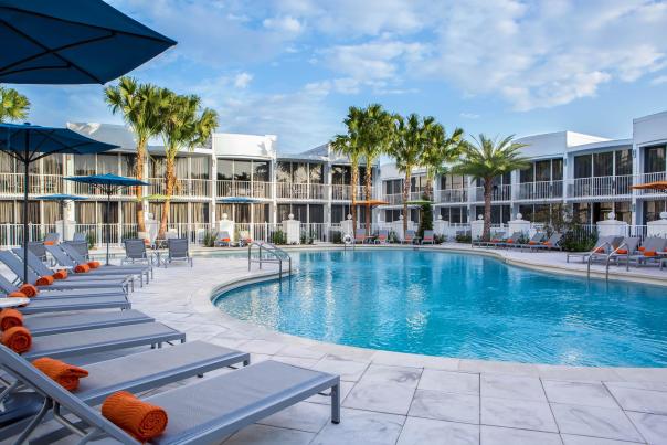 B Resort & Spa Orlando at Disney Springs™ pool