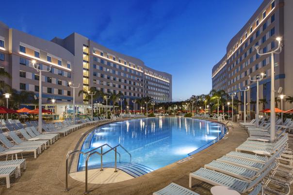 Universal's Endless Summer Resort - Surfside Inn and Suites pool at night