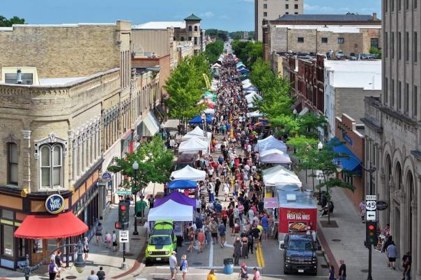 Oshkosh Farmers Market in Downtown Oshkosh, Wisconsin