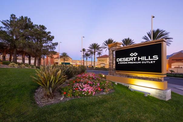 Desert Hills Premium Outlets outdoor sign
