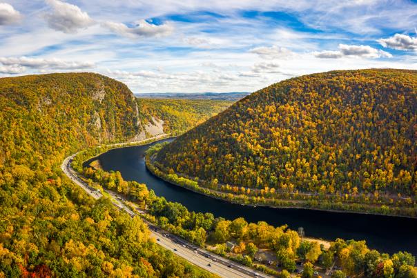 A view of I-80 weaving through Delaware Water Gap in the Poconos.